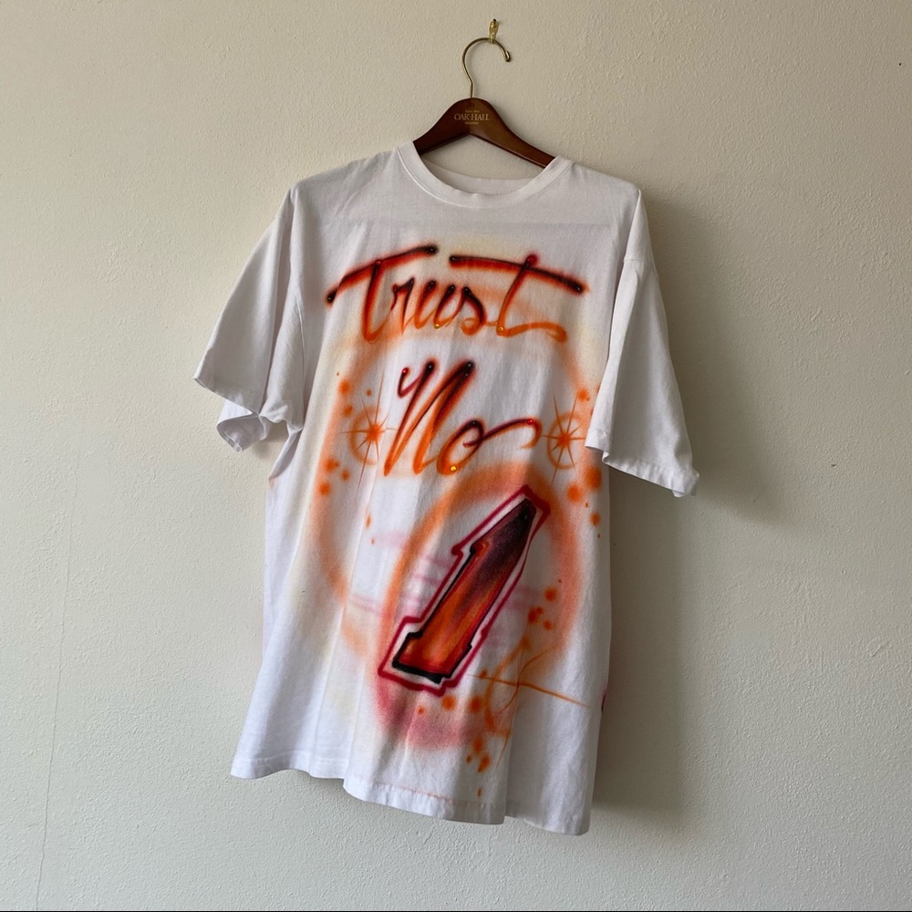 Vintage airbrushed graphic tee, “Trust no 1”